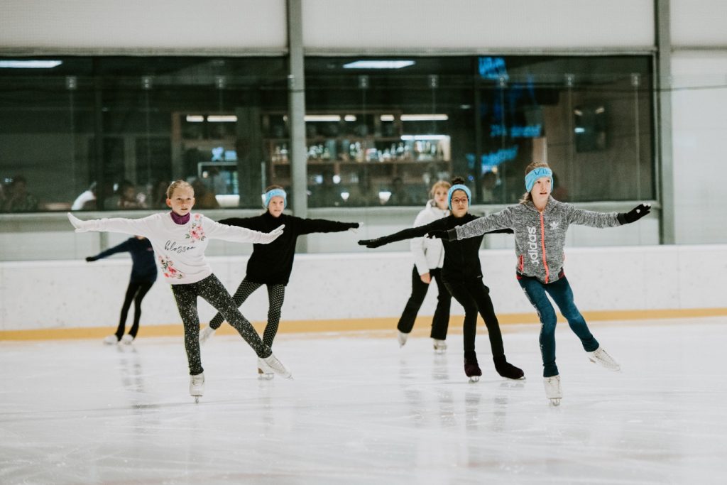 Škola korčuľovania 2021/2022 pre deti pokračuje